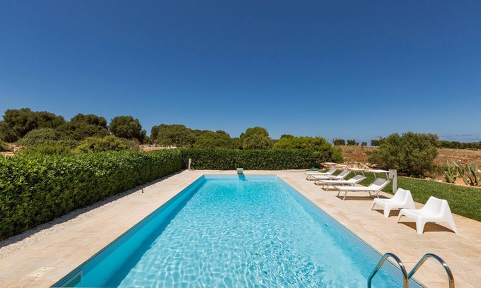 Carovigno Villa | Villa Torre Guaceto con piscina by Wonderful Italy