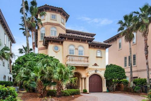 St. Tropez House | Villa Tuscana