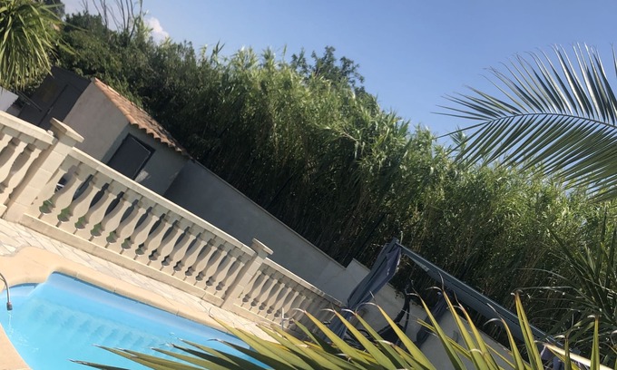 Gignac-la-Nerthe Villa | VILLA TYPE PROVENCAL WITH POOL NEAR THE SEA COAST BLUE 4/6 PERS