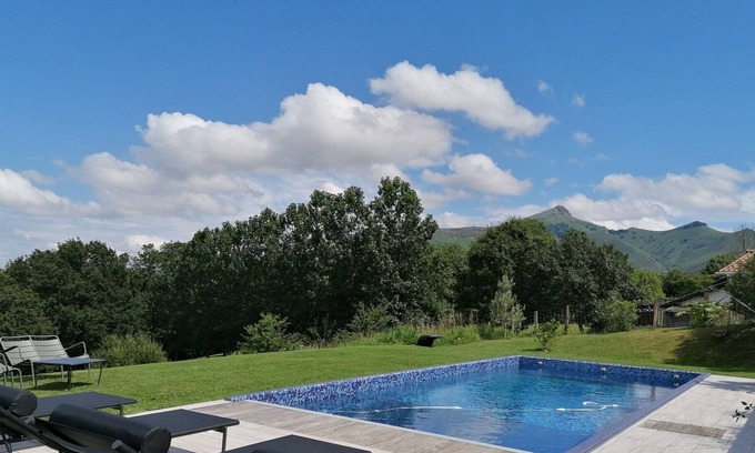 Urrugne Villa | Villa Urrugne, 4 bedrooms, 8 persons