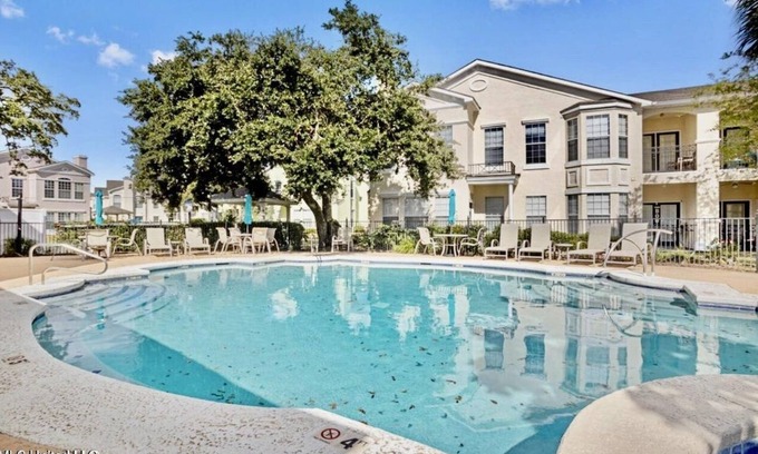 Gulfport Condo | Villa Vacation on the Gulf. Spacious and private 2 bed/2 ba steps from the beach
