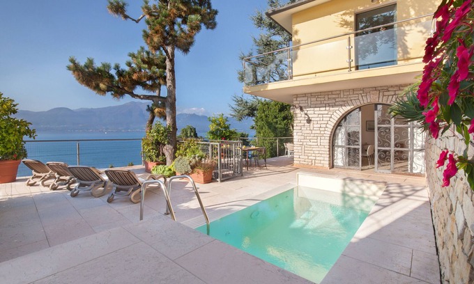 Torri del Benaco Villa | Villa Vista Lago With Pool