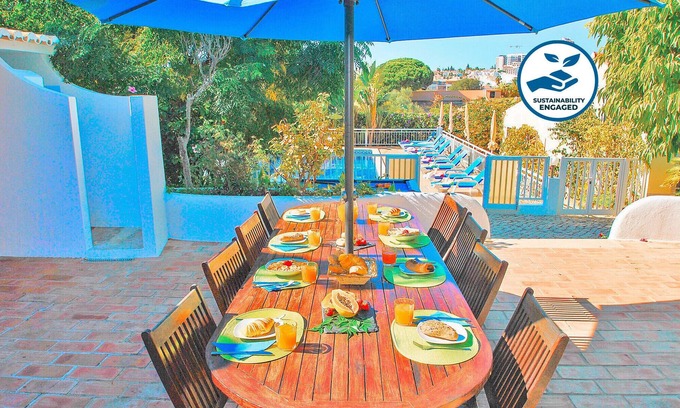 Branqueira Villa | Villa w/heatable pool & BBQ in Balaia