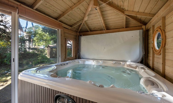 Saint-Brevin-l'Ocean Ski Chalet | Villa with jacuzzi - 15 pers. 350m from the beach