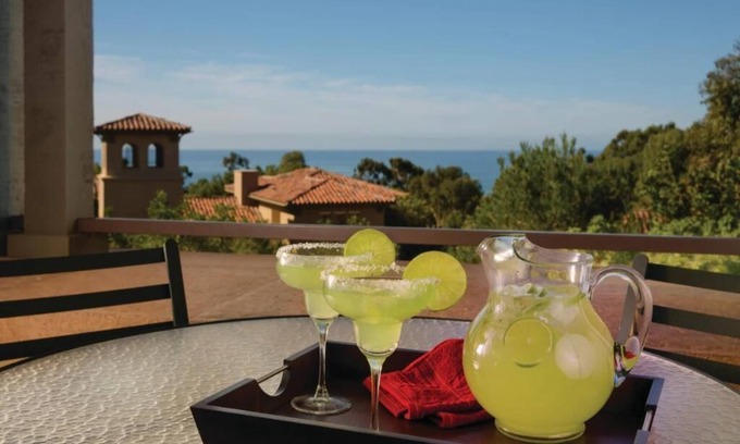 Newport Coast Villa | Villa with 2 bedrooms, full kitchen and washer/dryer.in beautiful Newport.