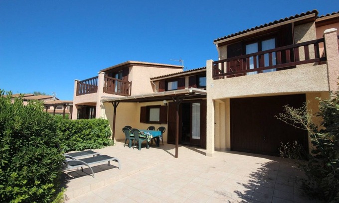 Portiragnes-Plage House | Villa with airco, 5 people, secured residence with pools, at only 400m from the beach of.