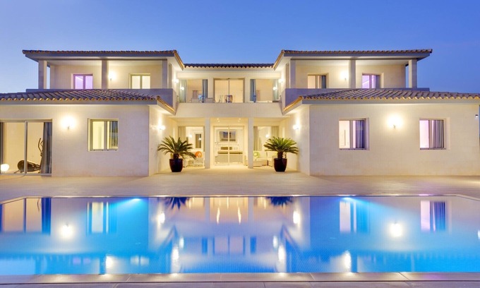 Inca Villa | Villa with detached house, air conditioning, wifi, garden, private swimming pool
