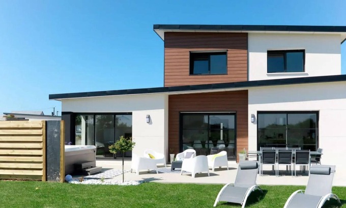 Cleder House | Villa with Jacuzzi, 300 m from the Beach! 🌞