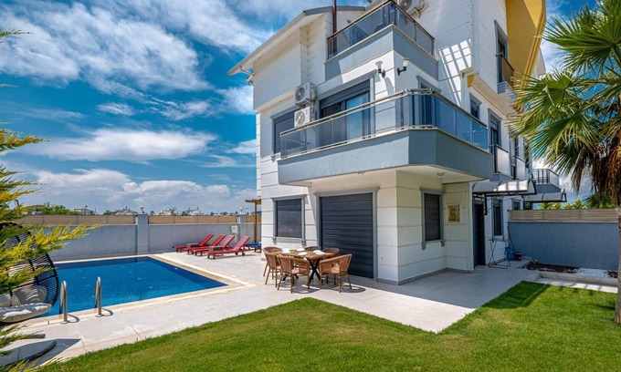 Kadriye Villa | Villa With Jacuzzi, Private Pool, Garden in Serik