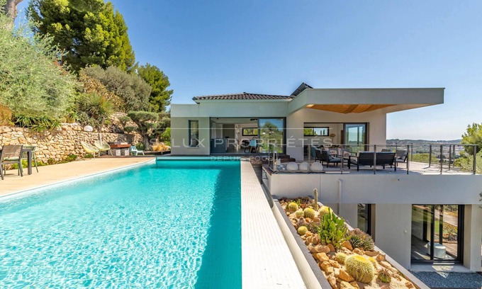 Ollioules Villa | Villa with magnificent sea and hill views, beaches 5km away, 3 air-conditioned bedrooms