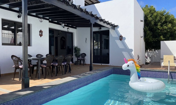 Costa Teguise House | villa with pool, 10 min from the beach, quiet, Costa Teguise