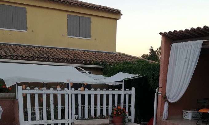 Rousset Villa | Villa with pool Aix en Provence region