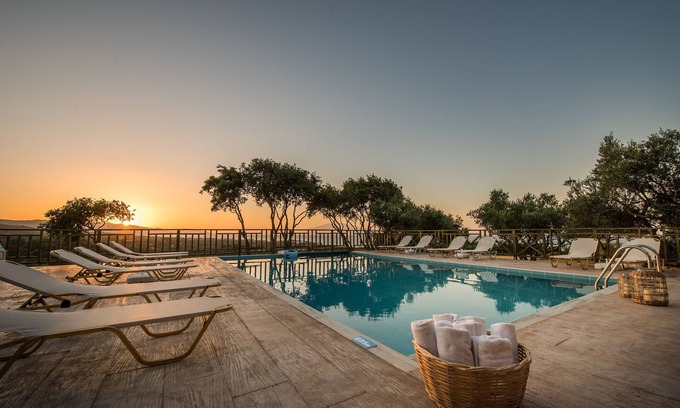 Neromilos Villa | Villa with pool, amazing view and Breakfast included