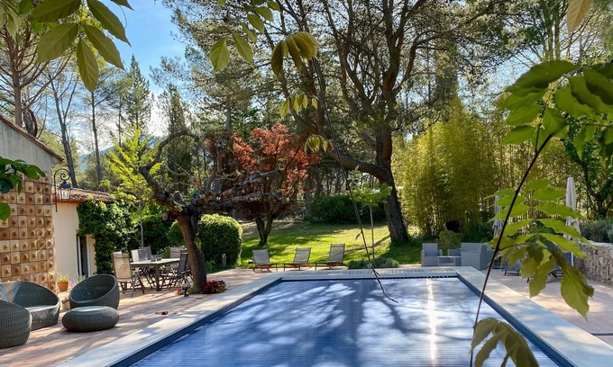 Beaurecueil Apartment | Villa with pool and beach volleyball court