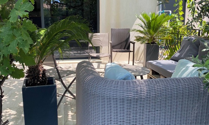 Lambesc Villa | Villa with pool in Provence: l'Oliveraie