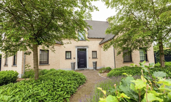 Heers Villa | Villa with pool, sauna and bubble bath