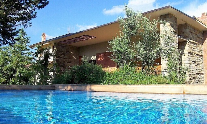 Pergine Valdarno Villa | Villa with private pool and air cond.