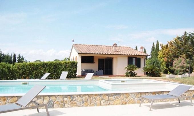 Cecina Villa | Villa with private pool in Tuscany 10 minutes from the sea