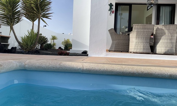 Playa Blanca Villa | Villa with Private Electric/Solar Panel Heated Pool, Wi-fi in Playa Blanca
