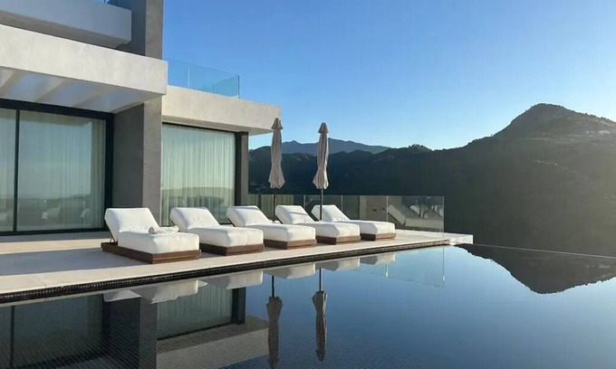 Benahavis Villa | Villa With Private Pool, Spa and Sea Views