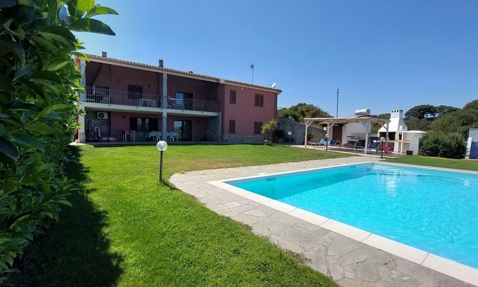 Aratena Villa | VILLA WITH PRIVATE POOL A FEW KILOMETERS FROM THE SEA