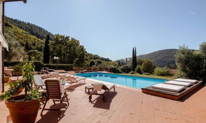 Vaiano Villa | Villa with private pool