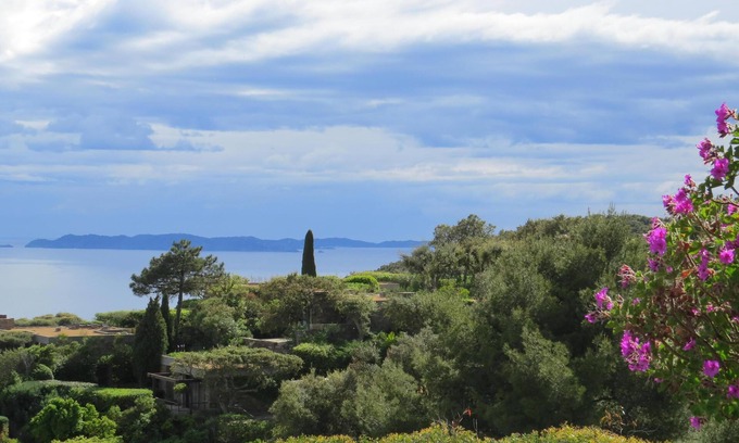 Cap Benat Villa | Villa with sea view in a private area of Gaou Bénat - BormeslesMimosas