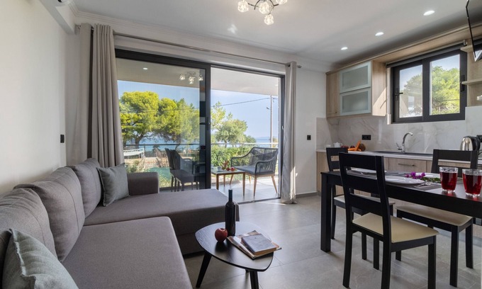 Lefkada Town Villa | Villa with Sea View, Shared Garden & Wi-Fi