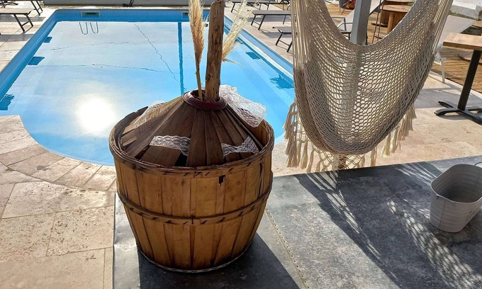 Martigues Villa | Villa with swimming pool sleeps 18
