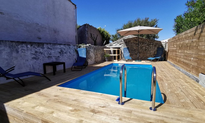 Le Grand-Village-Plage House | Village house with swimming pool 5x3