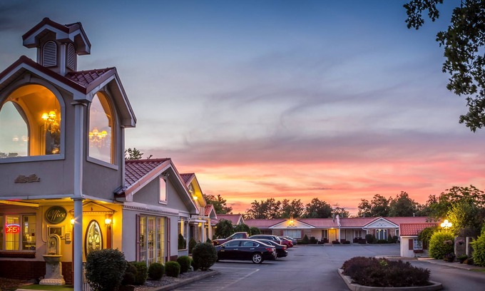 Clarence Hotel | Village Haven Inn & Extended Stay