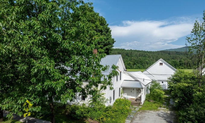 Waitsfield House | Village House 3 Bedroom Home