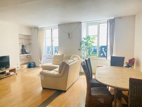 Bourg-Saint-Andeol Apartment | Village house