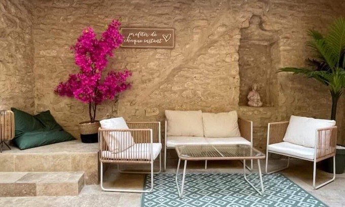 Cornillon-Confoux House | Village house on 2 levels with 2 bedrooms and 2 terraces