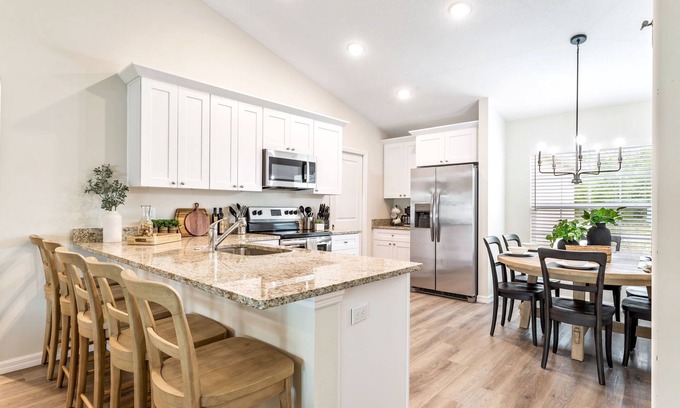 Summerfield House | Village Retreat Large and Spacious Home near the Villages.