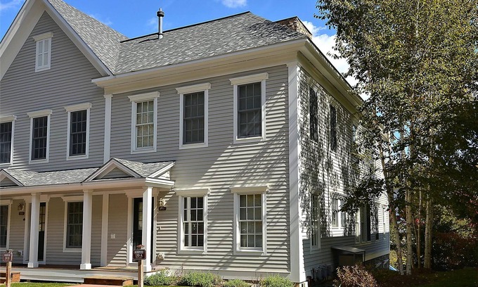 Stowe Village Historic District House | Village Stroll: 3 br, fireplace, a/c, walkable to Village!