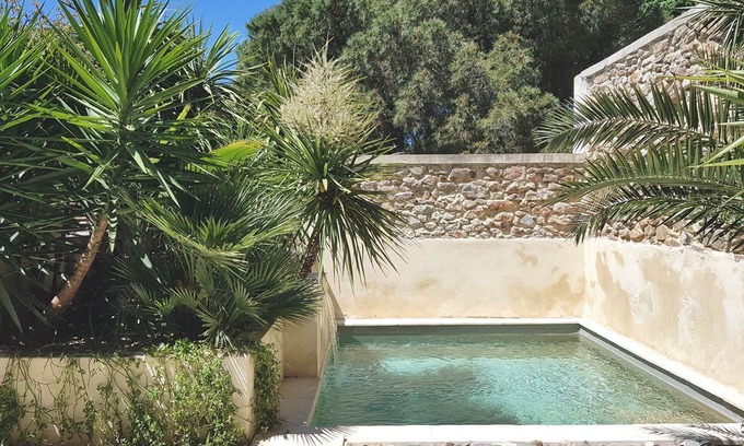 Le Somail House | Villagehouse, AC, pool, unoverlooked patio, stores restaurants walking distance