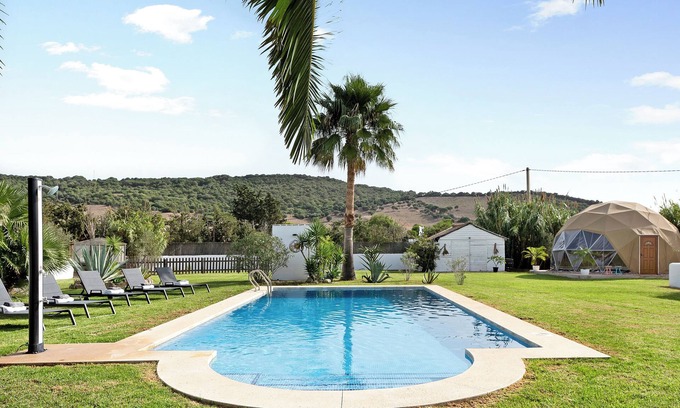 San Ambrosio House | VillaLaLuna"LaCasa" with Pool, Terrace, Garden & Wi-Fi