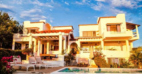 Puerto Angel Hotel | Villas Mykonos