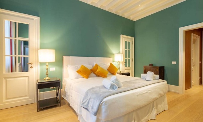San Niccolo Apartment | Villoresi Apt. 1 Stunning, newly-renovated designer apartment