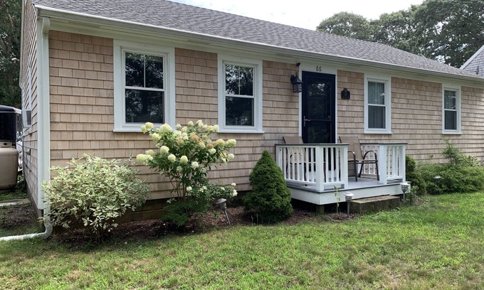 Vineyard Haven House | 🚲Vineyard Haven Home🌼