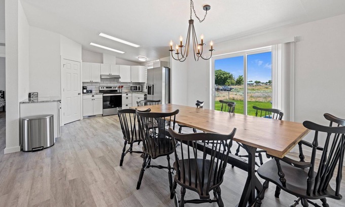 Benton City House | Vineyard Views in the Heart of Washington Wine Country
