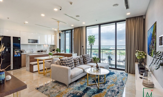 Ben Nghe Condo | VINHOMES LUXURY & SPACIOUS Condo for Group/Family w/ STUNING VIEW - 3/BEDS