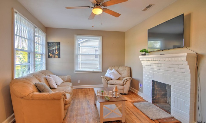 Valdosta House | Vintage 2 bed 1 bath house with fenced in backyard in the heart of Valdosta.