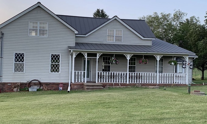 Mondovi Other | Vintage 2 or 4 Bedroom Farmhouse 1.5 miles from Mondovi