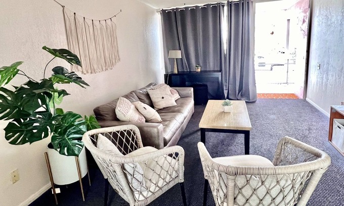 Southwest Village House | "Vintage 8" King Bed Walk to Old Town Scottsdale