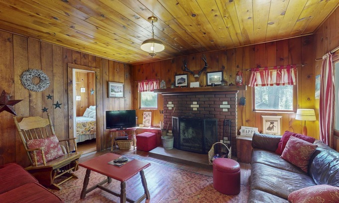 Joseph House | Vintage Cottage w/Private Hot Tub, Fireplace & Deck - Walk to the Lake, Dogs OK