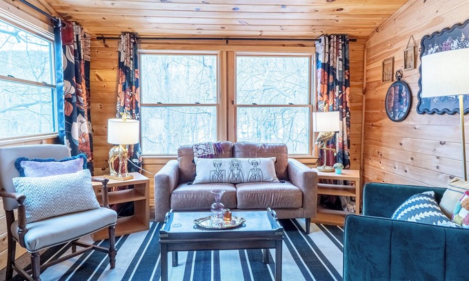 Lake George Apartment | Vintage Market-Charming 2-bedroom with AC, WiFi in fantastic Lake George