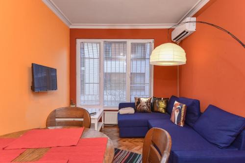 Lozenets Apartment | Vintage Spot - Colorful One-Bedroom Apartment by Flat Mаnager