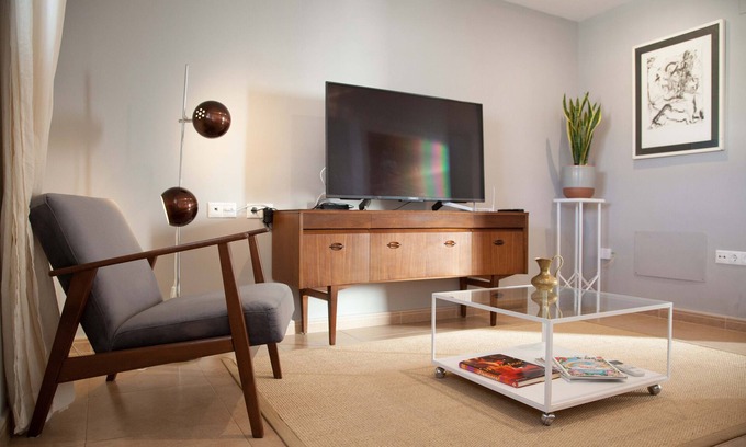 Marbella Apartment | Vintage style penthouse with sea views, parking